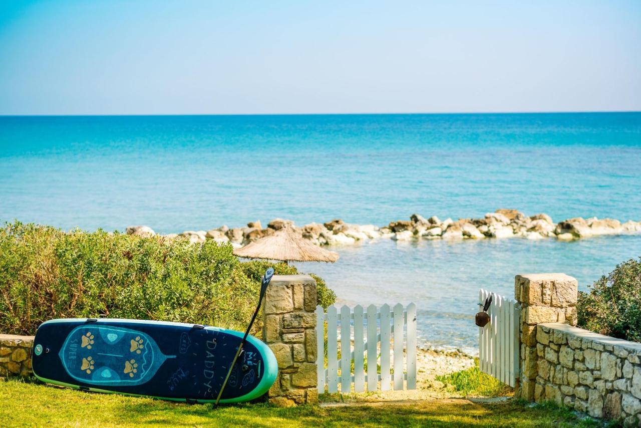 Azzuro Beach House - On The Beach & Private Pool, By Zantewize Vasilikos  Exterior photo